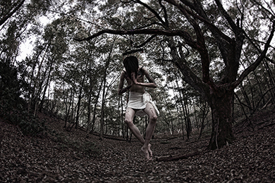 Japan body suspension art project